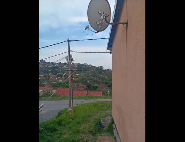 2 BEDROOM HOUSE FOR SALE IN UMLAZI Y